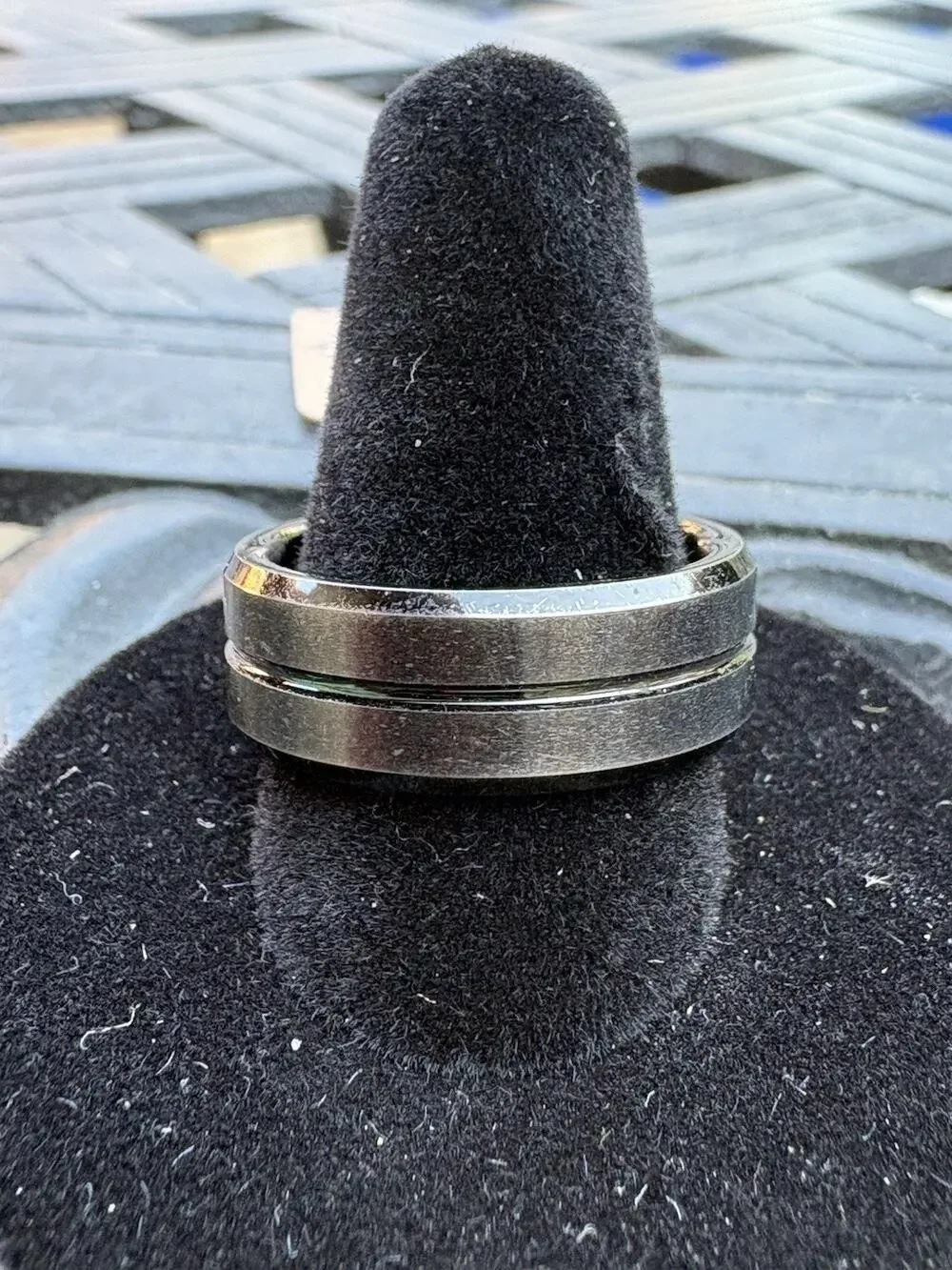 Men's Tungsten Band Ring Gray Round No Stone Metallic Style Tungsten Size 8 3/4